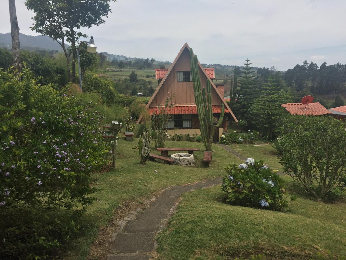 Hotel Chalets Los Volcanes Fraijanes エクステリア 写真